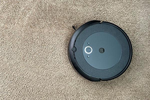 Roomba i4 Robot Vacuum on carpet